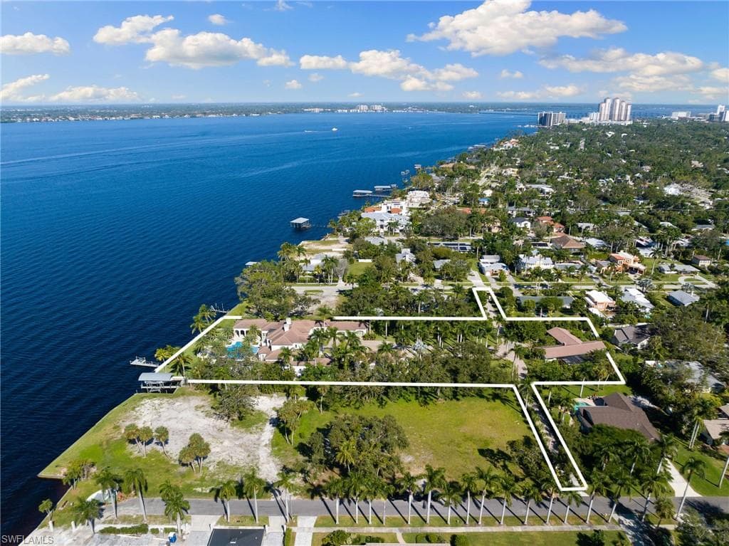 1240 Coconut Dr, Fort Myers, FL 33901-4