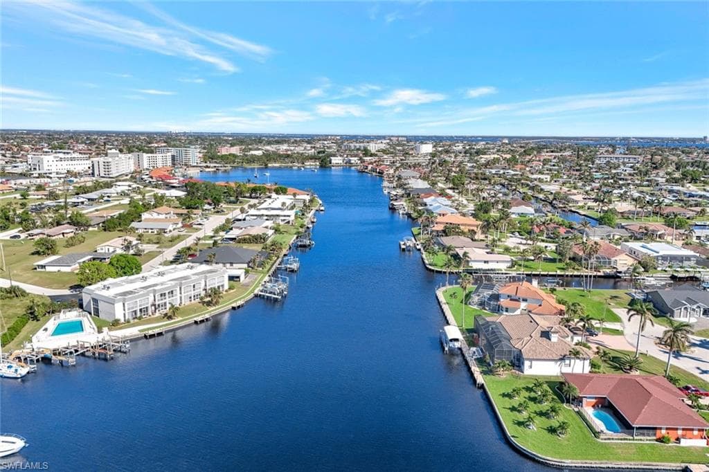 5211 Tamiami Ct, Cape Coral, FL 33904-2