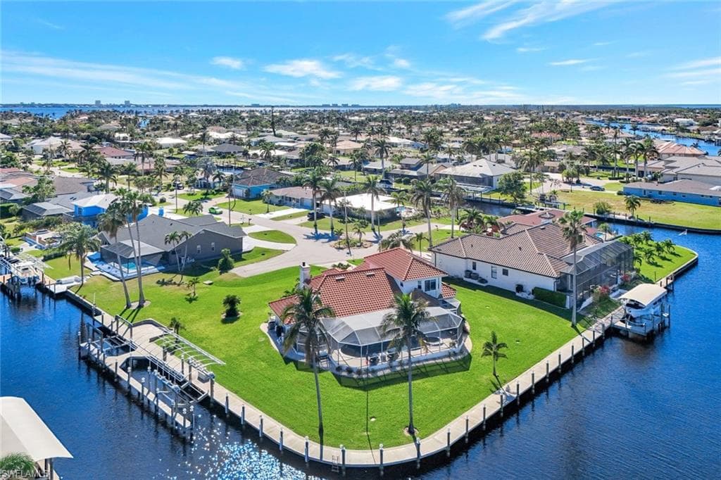 5211 Tamiami Ct, Cape Coral, FL 33904-44
