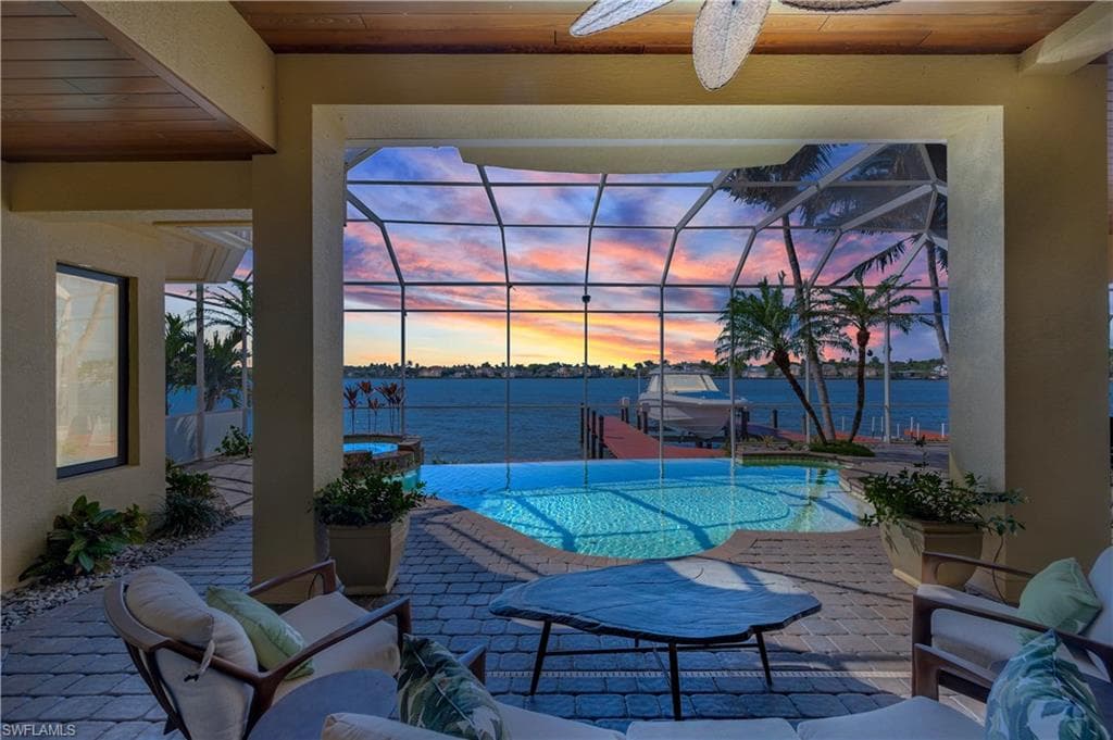 2050 Kingfish Rd, Naples, FL 34102-9