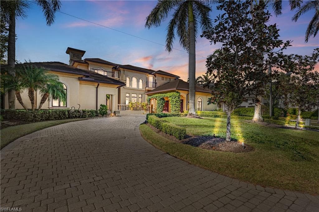 2050 Kingfish Rd, Naples, FL 34102-13