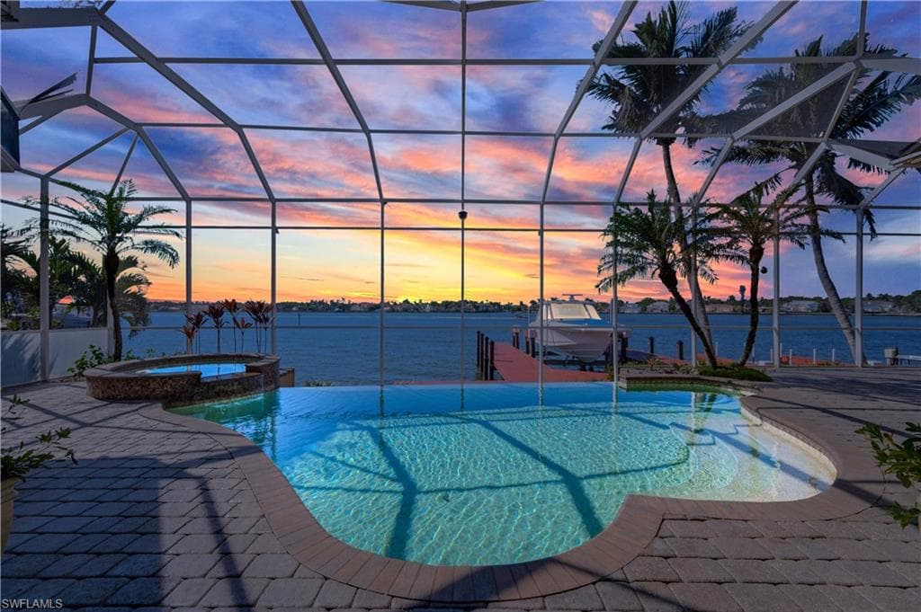 2050 Kingfish Rd, Naples, FL 34102-0