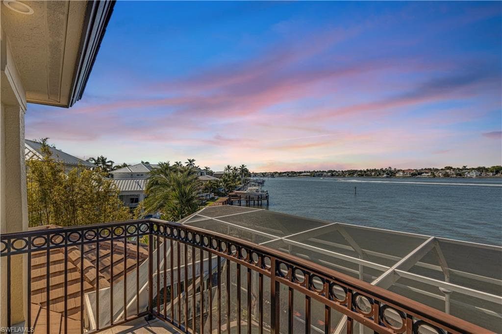 2050 Kingfish Rd, Naples, FL 34102-33