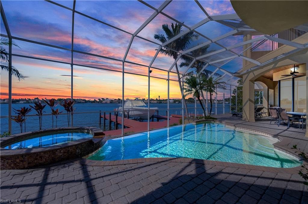 2050 Kingfish Rd, Naples, FL 34102-2