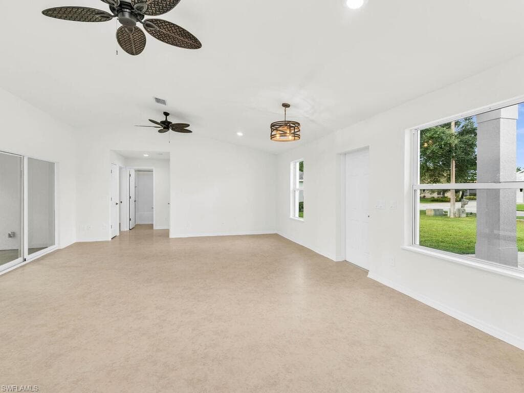 200 Cays Dr, Naples, FL 34114-12
