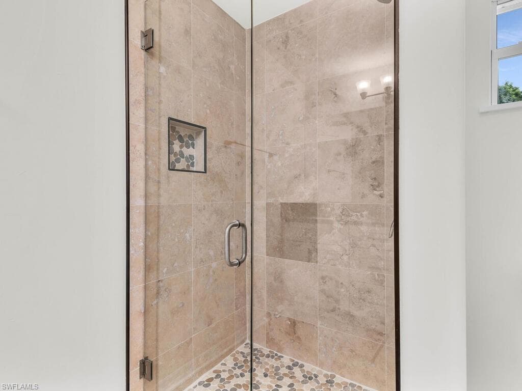 200 Cays Dr, Naples, FL 34114-15