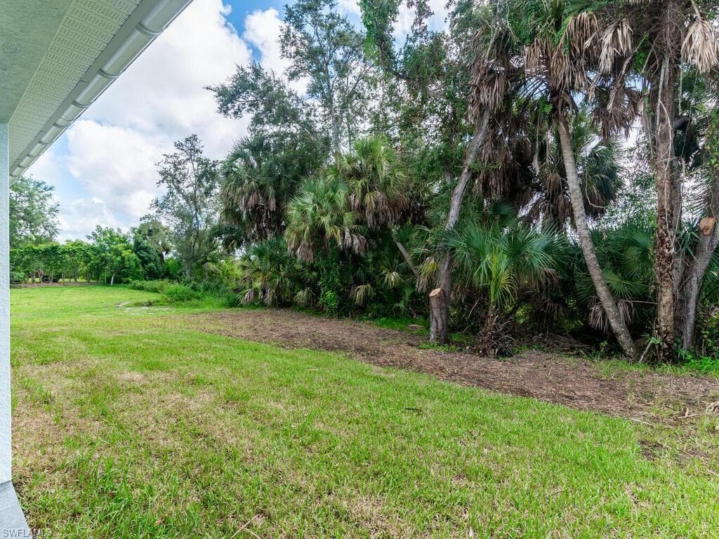 200 Cays Dr, Naples, FL 34114-23