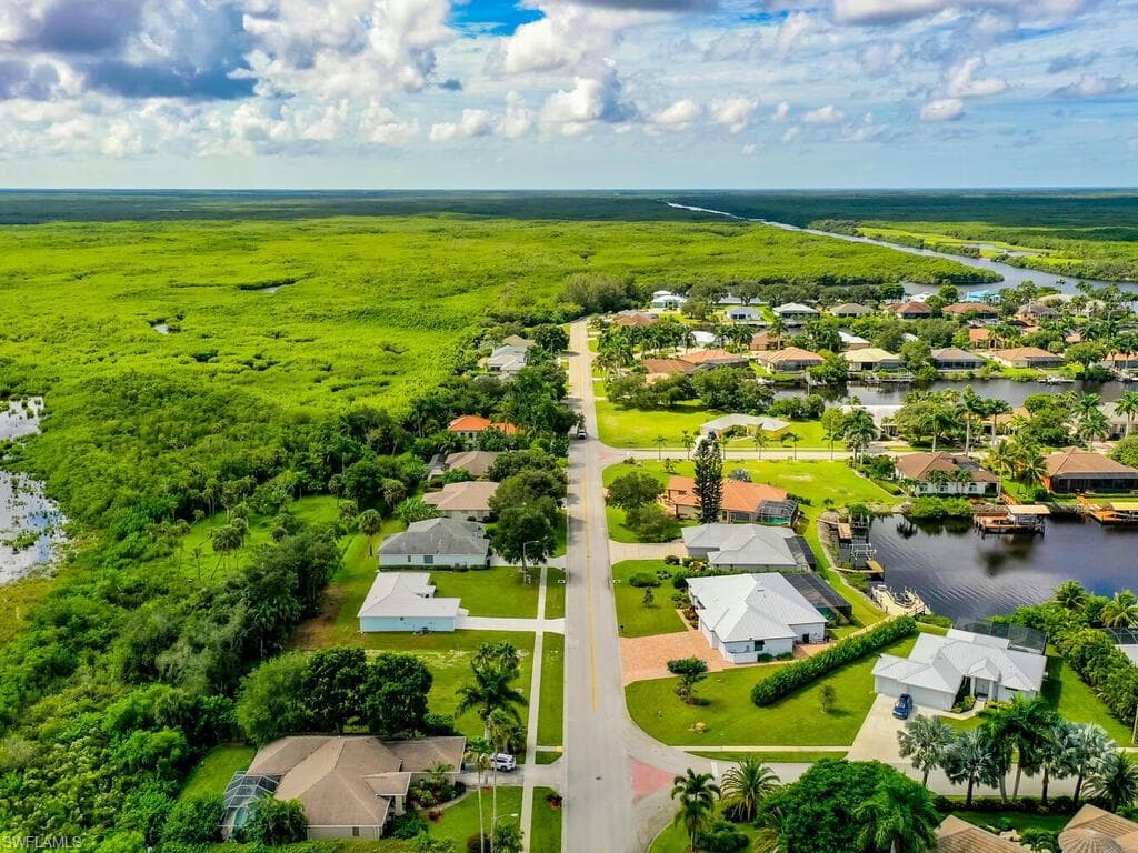 200 Cays Dr, Naples, FL 34114-24