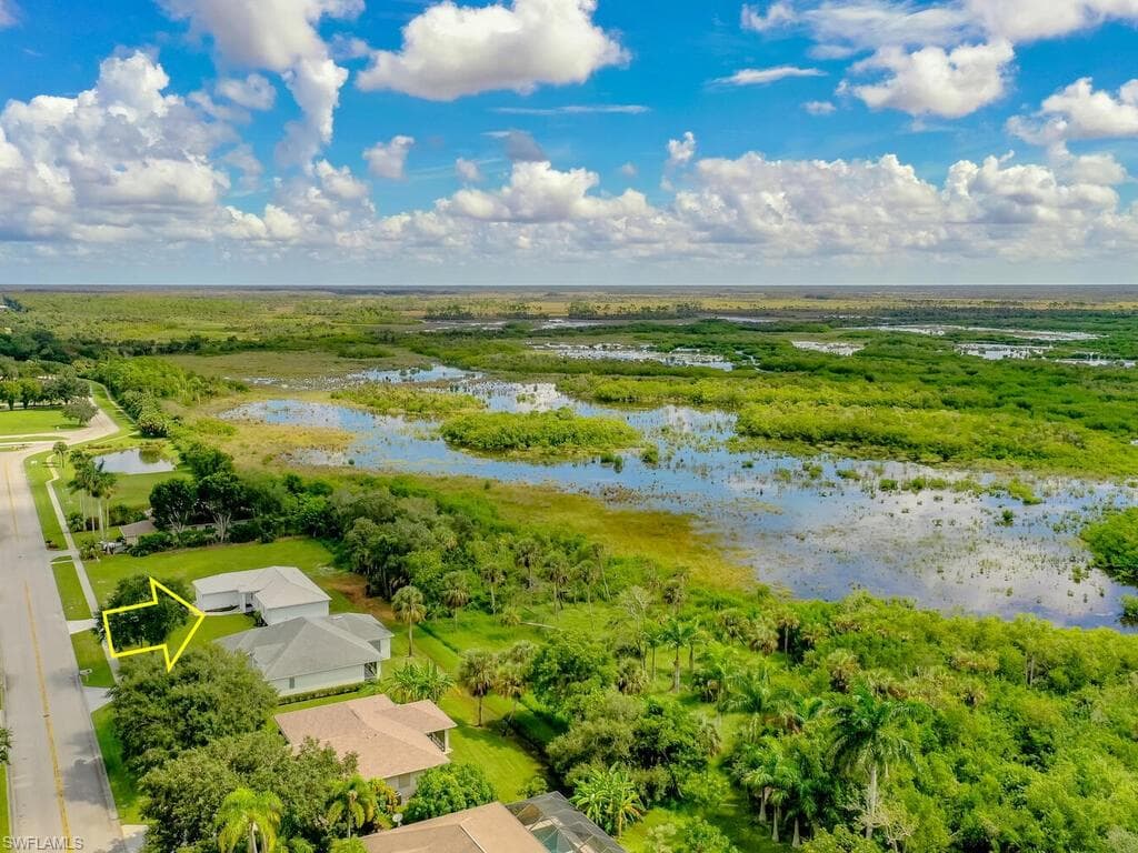 200 Cays Dr, Naples, FL 34114-25