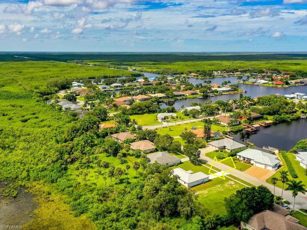 200 Cays Dr, Naples, FL 34114-28