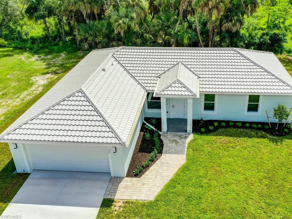 200 Cays Dr, Naples, FL 34114-29