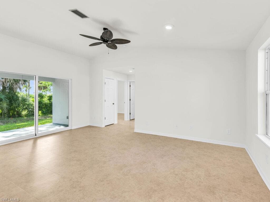 200 Cays Dr, Naples, FL 34114-3