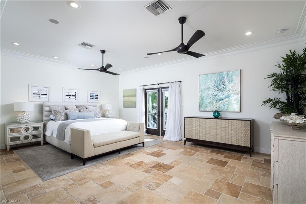 391 Palermo Cir, Fort Myers Beach, FL 33931-25