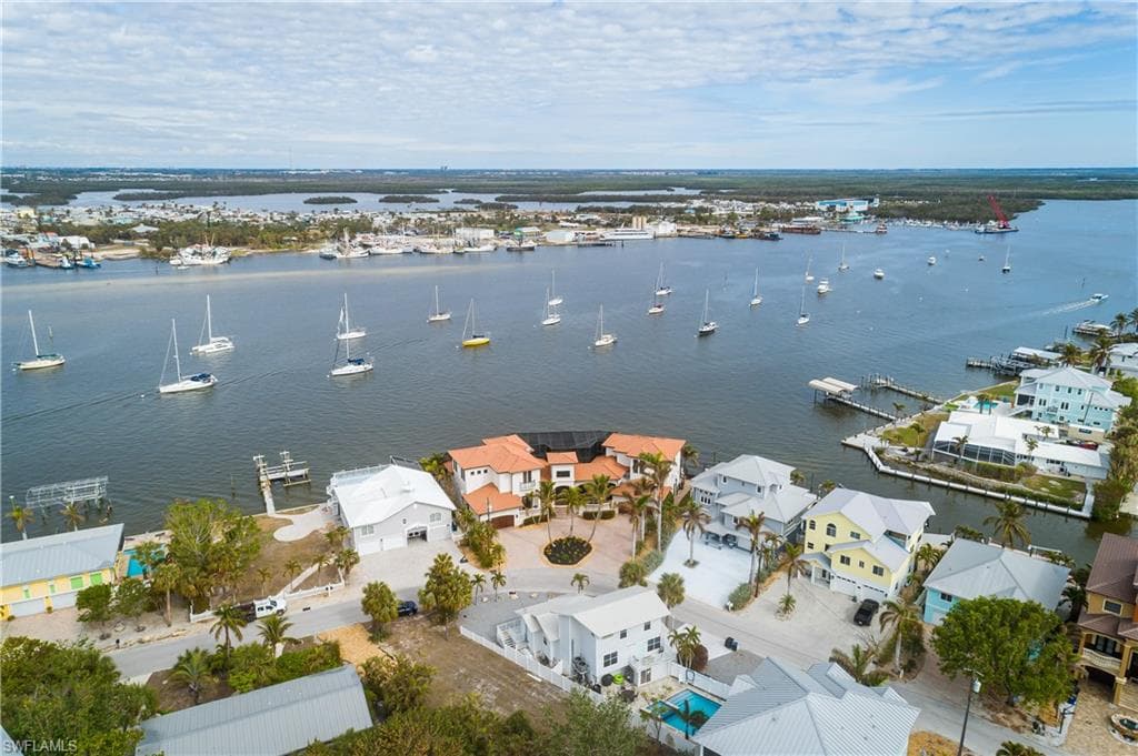 391 Palermo Cir, Fort Myers Beach, FL 33931-1
