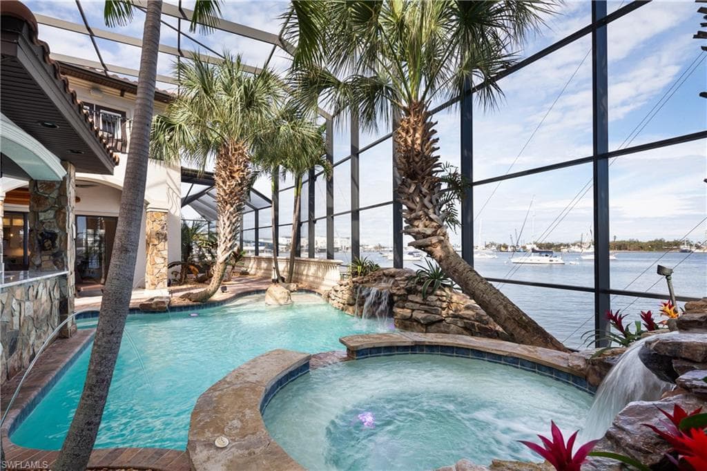 391 Palermo Cir, Fort Myers Beach, FL 33931-33