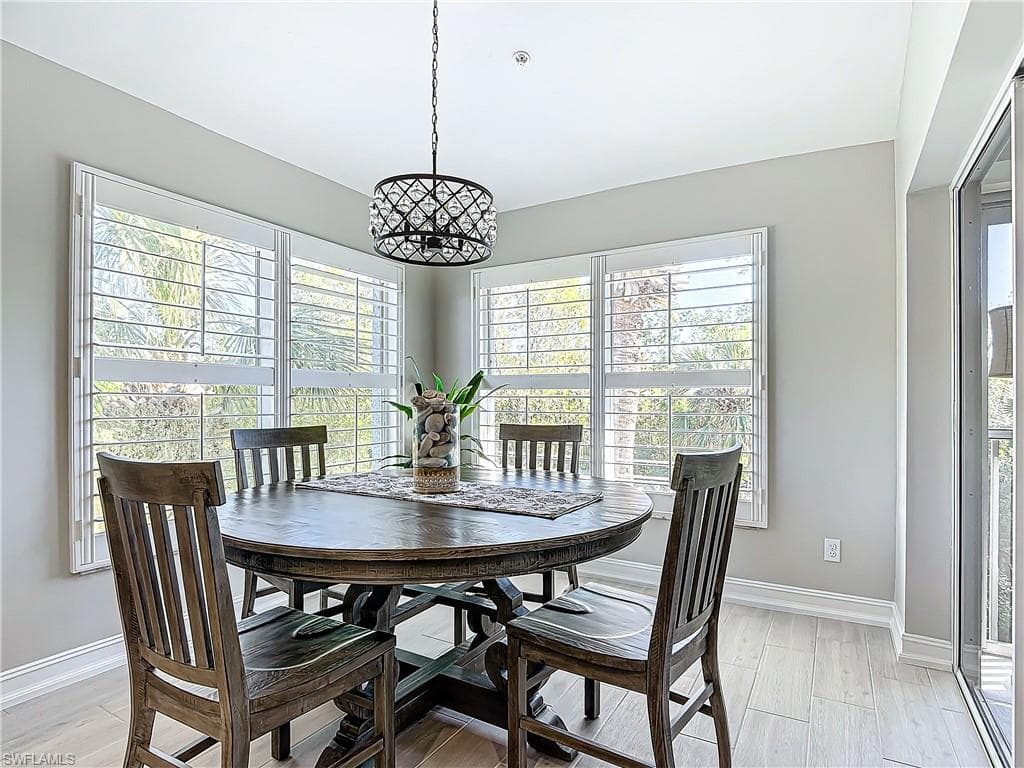 780 Tarpon Cove Dr 201, Naples, FL 34110-19