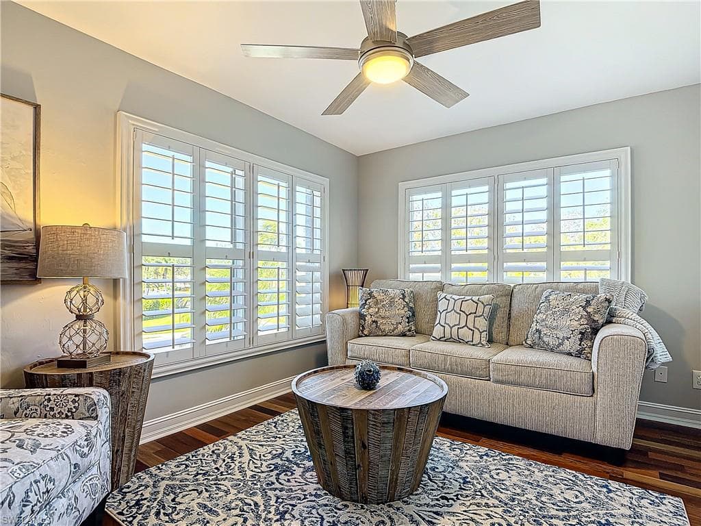 780 Tarpon Cove Dr 201, Naples, FL 34110-25