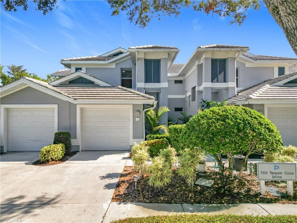780 Tarpon Cove Dr 201, Naples, FL 34110-1
