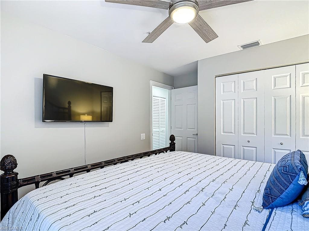 780 Tarpon Cove Dr 201, Naples, FL 34110-29