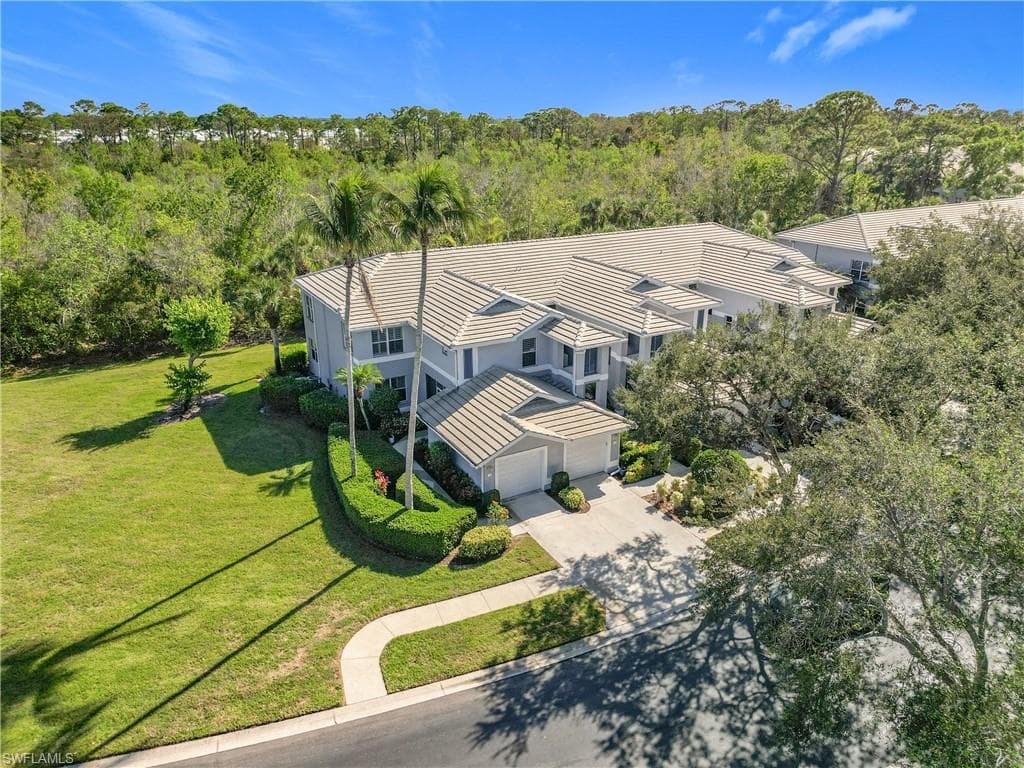 780 Tarpon Cove Dr 201, Naples, FL 34110-34