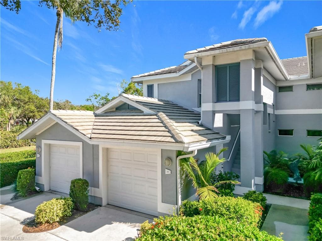 780 Tarpon Cove Dr 201, Naples, FL 34110-35