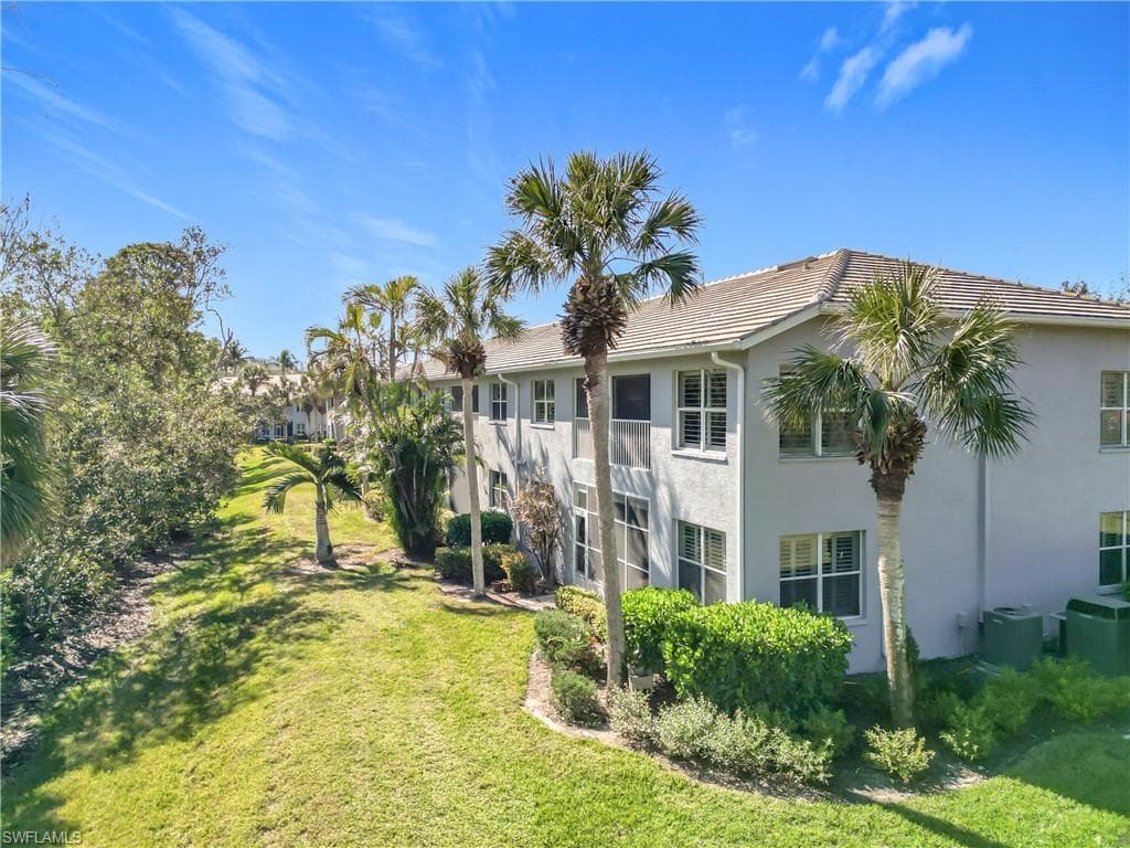 780 Tarpon Cove Dr 201, Naples, FL 34110-37
