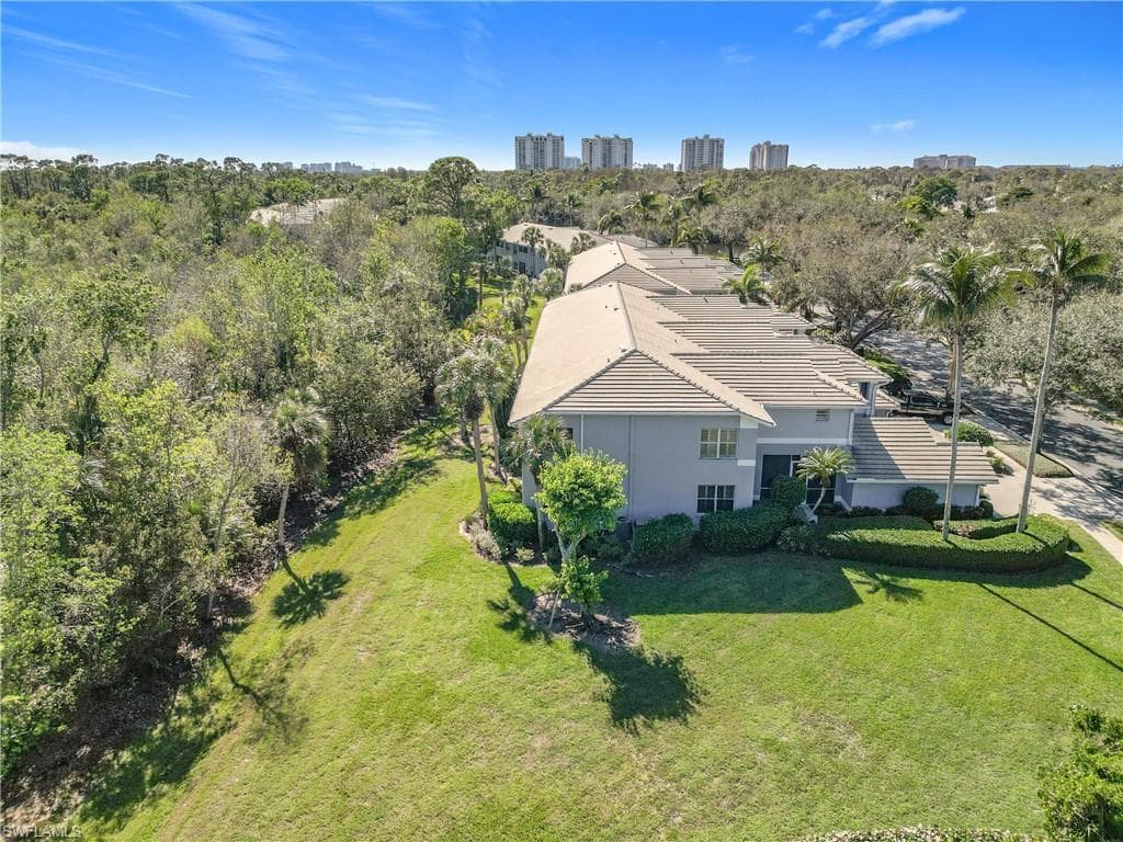 780 Tarpon Cove Dr 201, Naples, FL 34110-38