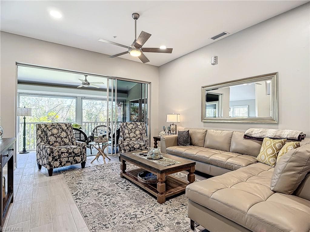 780 Tarpon Cove Dr 201, Naples, FL 34110-7