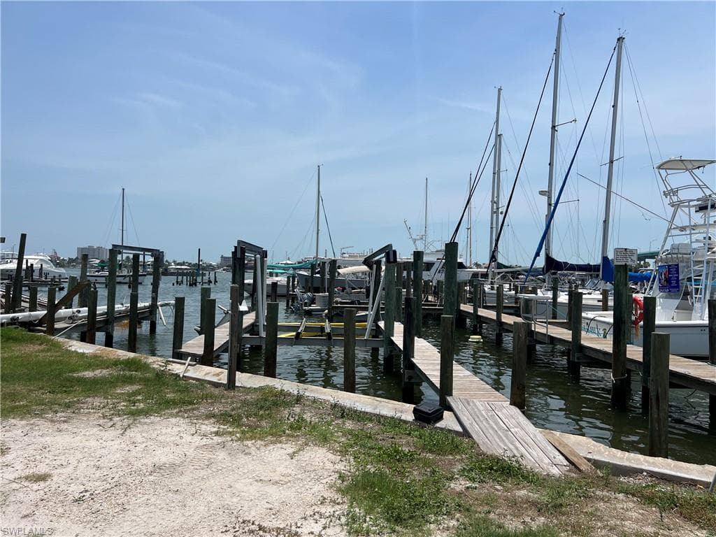 1120 Main St, Fort Myers Beach, FL 33931-2