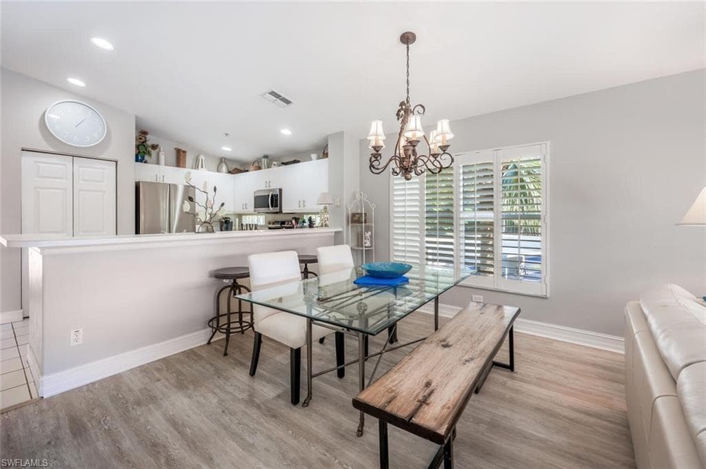 1035 Tarpon Cove Dr 201, Naples, FL 34110-10