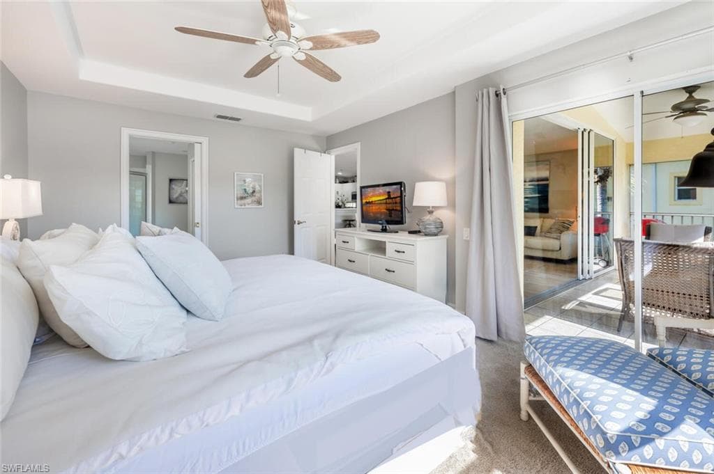 1035 Tarpon Cove Dr 201, Naples, FL 34110-16