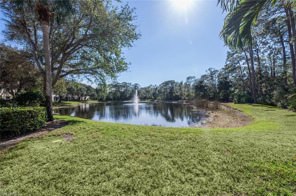 1035 Tarpon Cove Dr 201, Naples, FL 34110-24