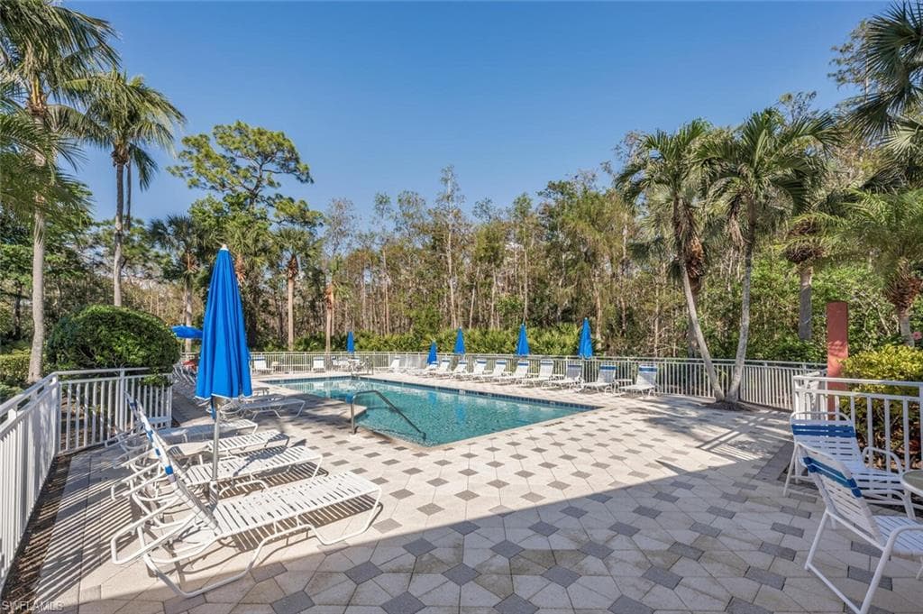 1035 Tarpon Cove Dr 201, Naples, FL 34110-27