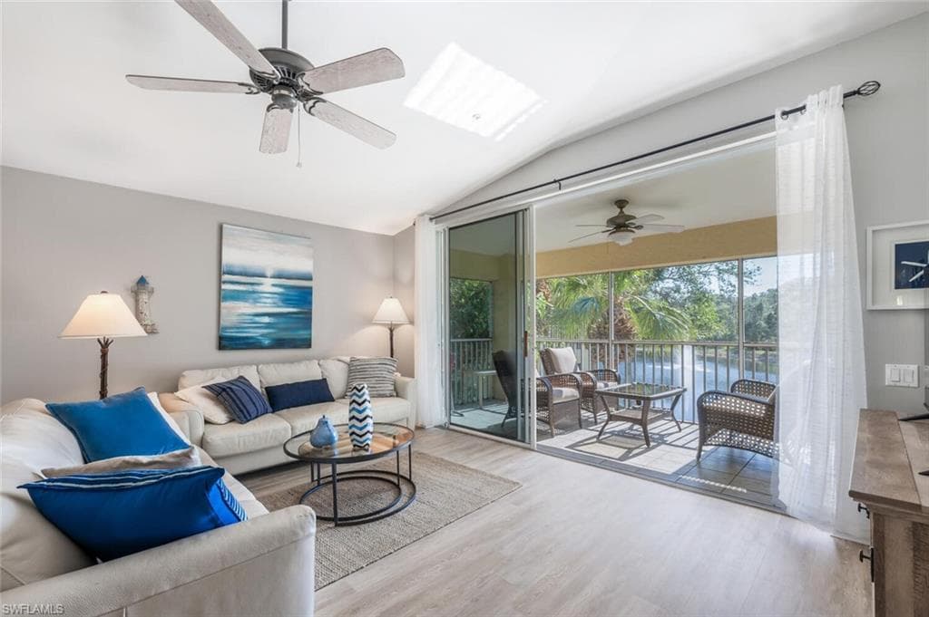 1035 Tarpon Cove Dr 201, Naples, FL 34110-5
