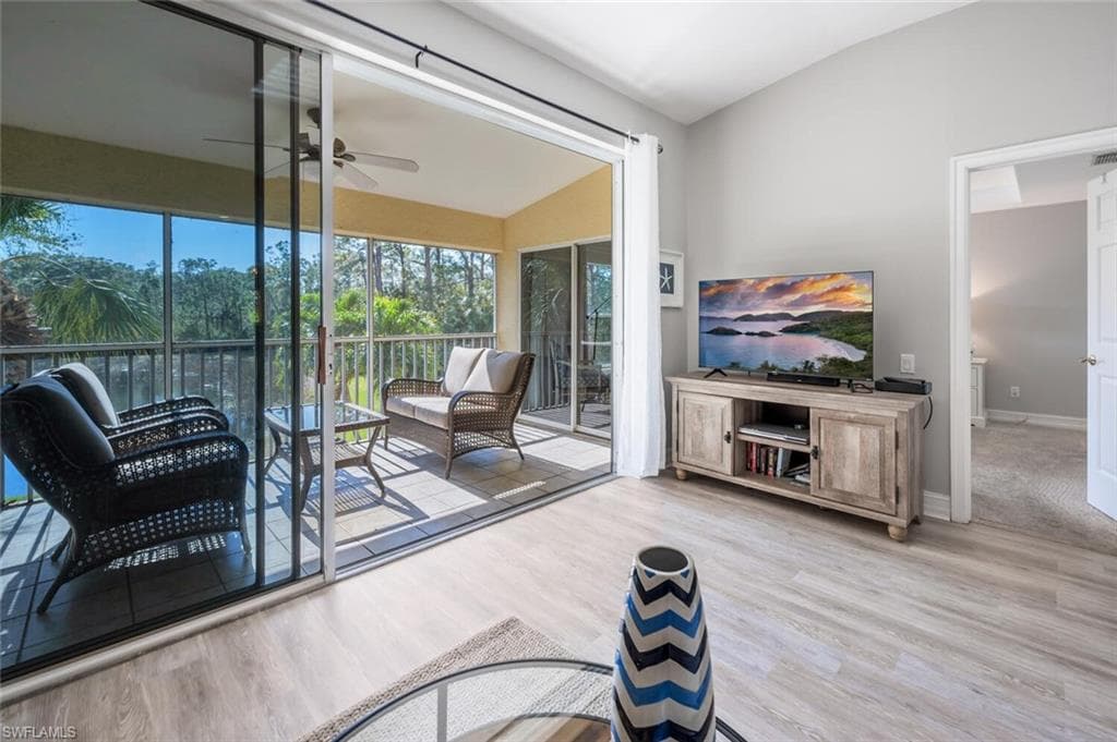 1035 Tarpon Cove Dr 201, Naples, FL 34110-6