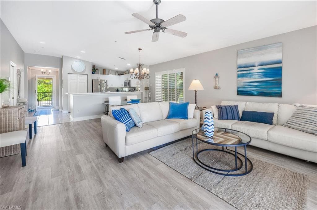 1035 Tarpon Cove Dr 201, Naples, FL 34110-7