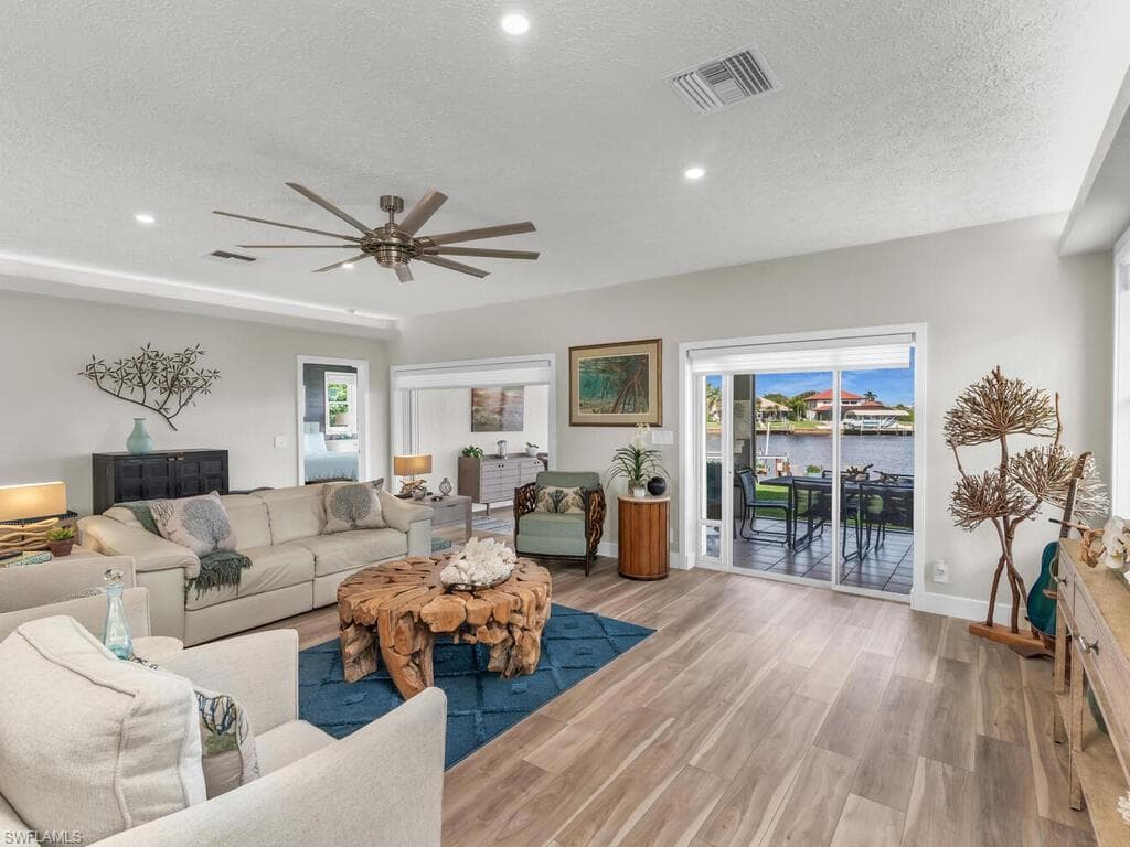 111 Newport Cay, Naples, FL 34114-11