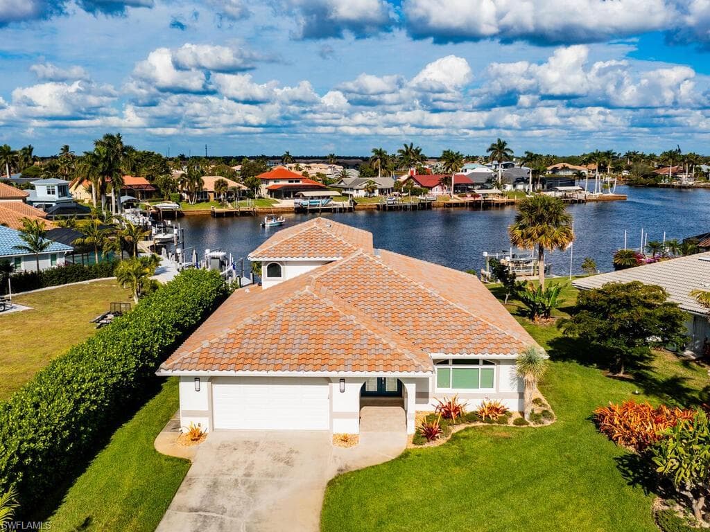 111 Newport Cay, Naples, FL 34114-1
