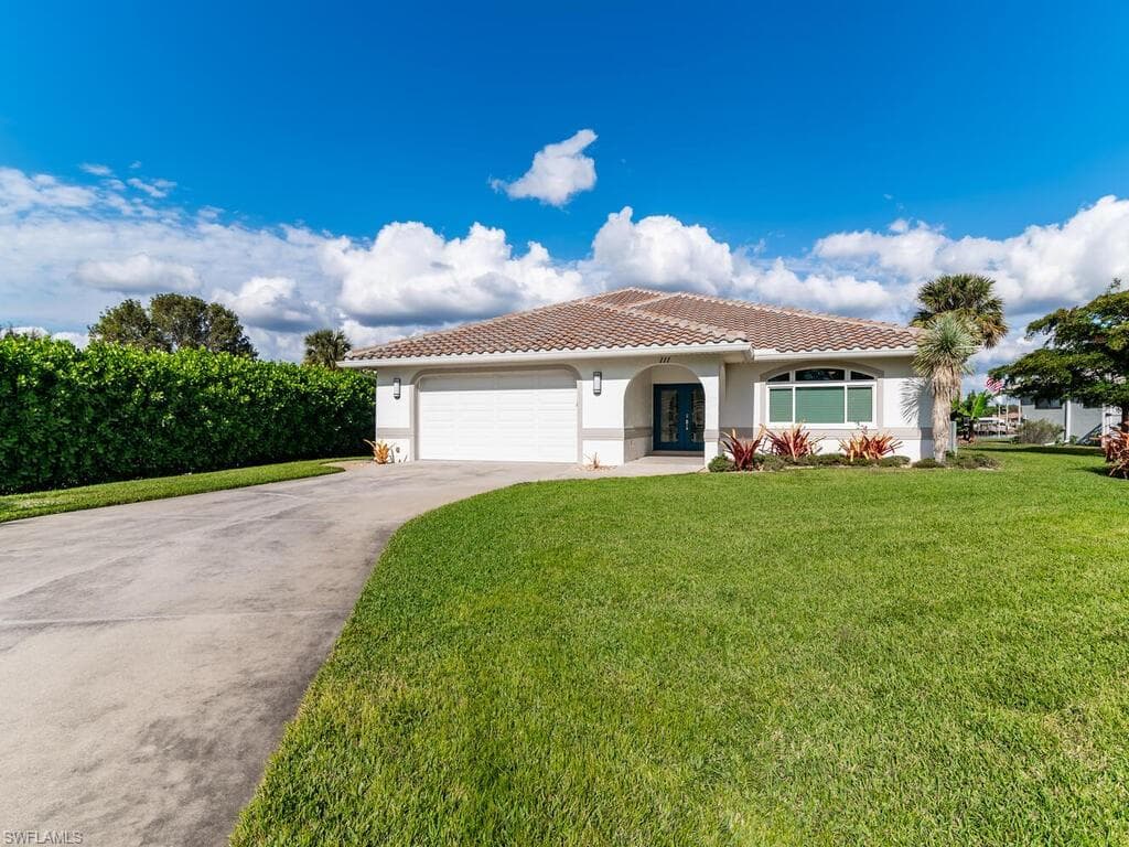 111 Newport Cay, Naples, FL 34114-35