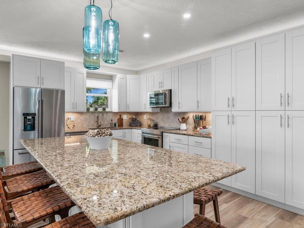 111 Newport Cay, Naples, FL 34114-7