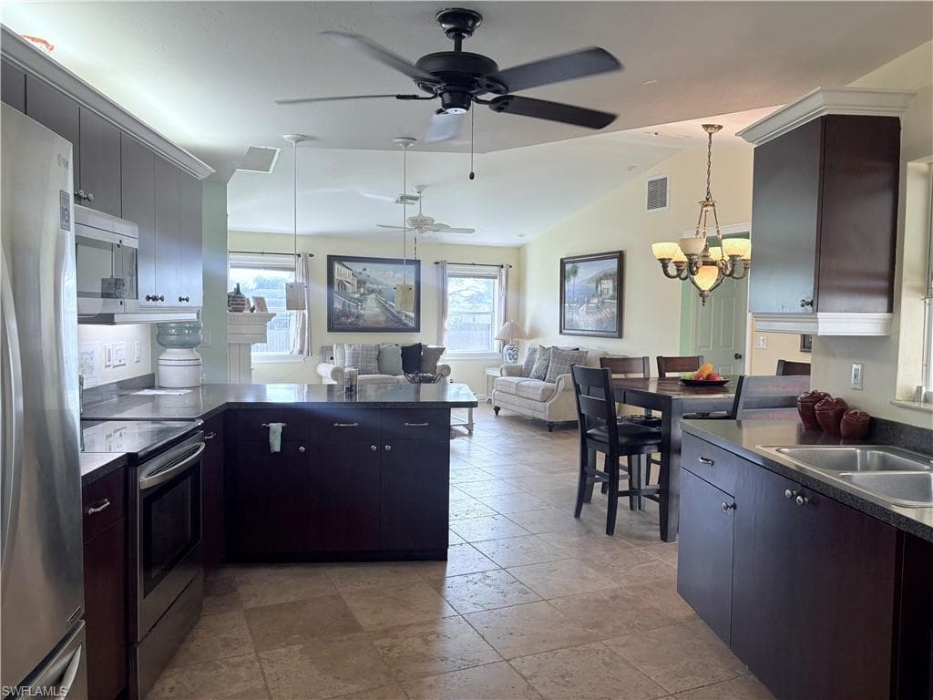 3501 35th St SW, Lehigh Acres, FL 33976-9