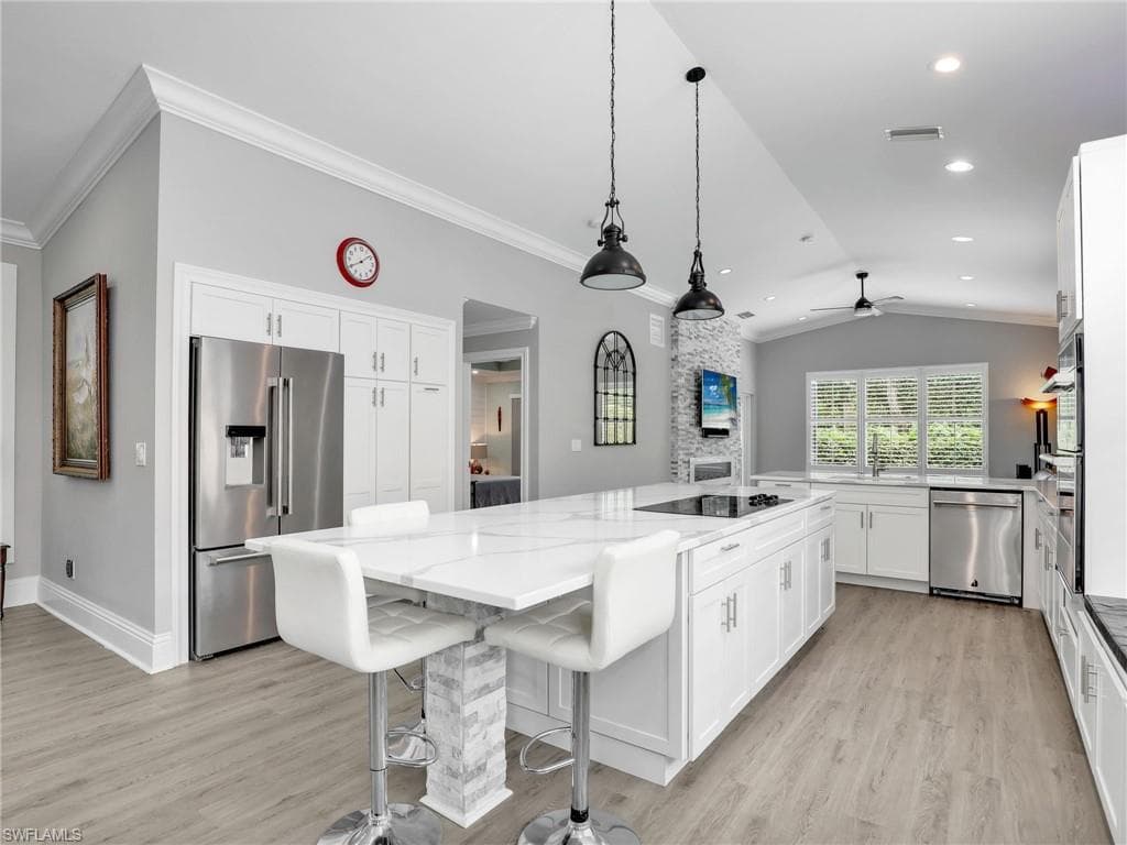 /property-images/225001604-2.jpg