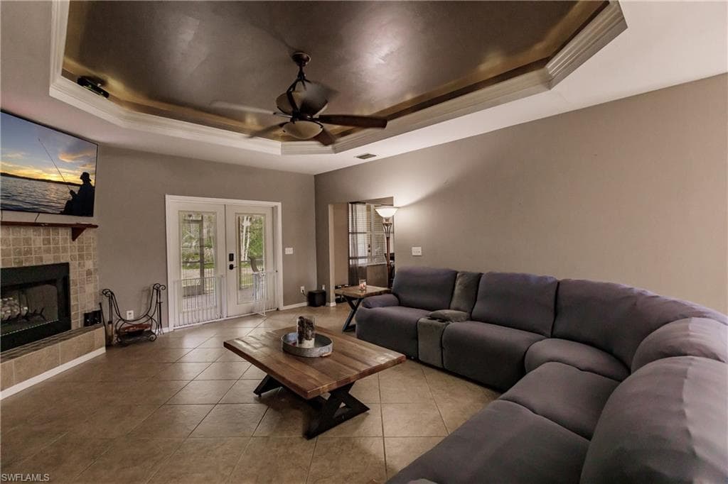 13541 Terry St, Bonita Springs, FL 34135-9