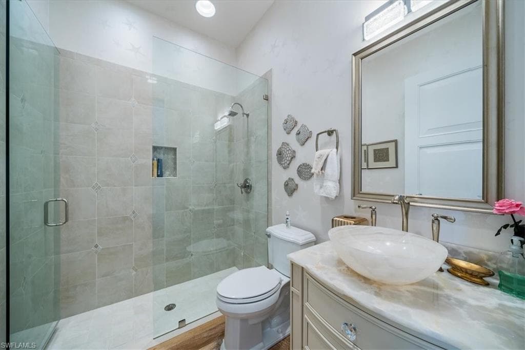 40 32nd Ave S, Naples, FL 34102-22