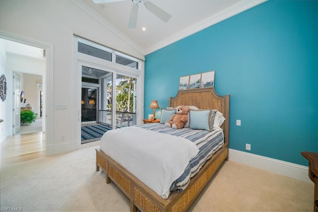 40 32nd Ave S, Naples, FL 34102-27