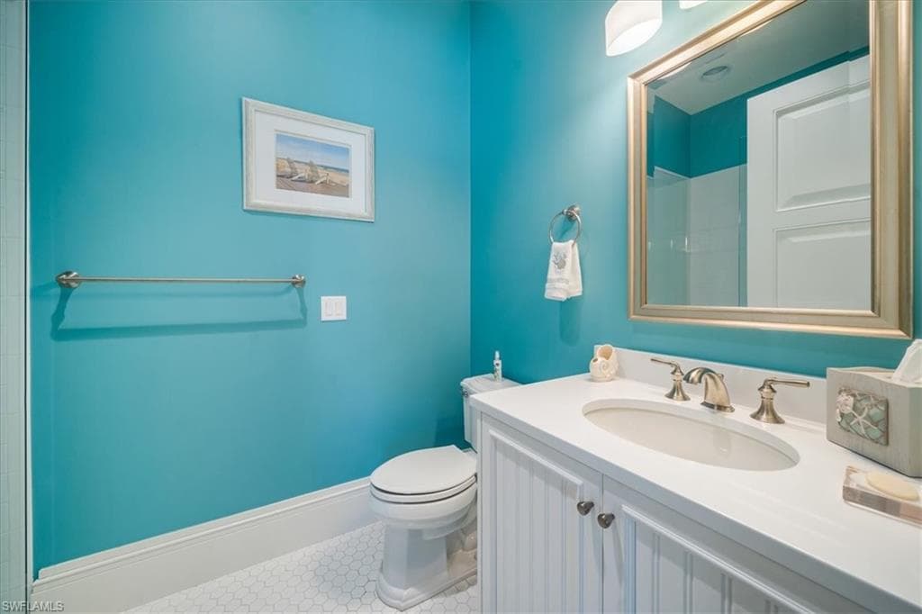 40 32nd Ave S, Naples, FL 34102-28