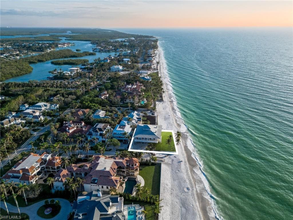 40 32nd Ave S, Naples, FL 34102-2