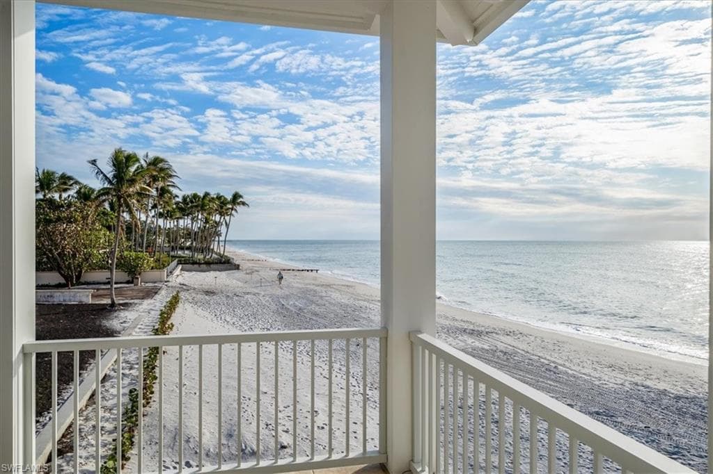 40 32nd Ave S, Naples, FL 34102-4