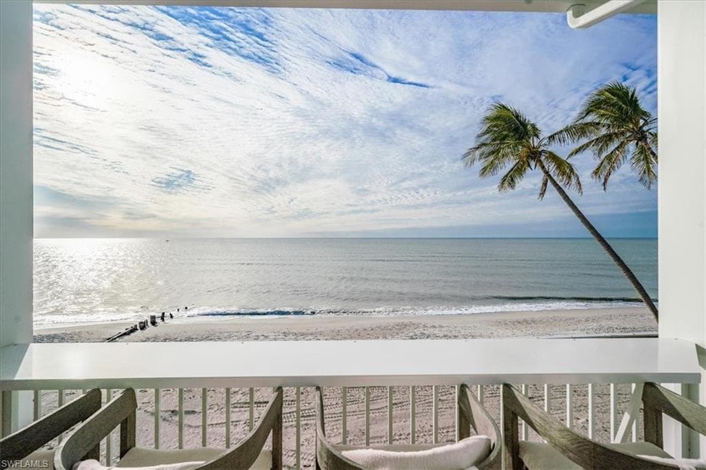 40 32nd Ave S, Naples, FL 34102-5