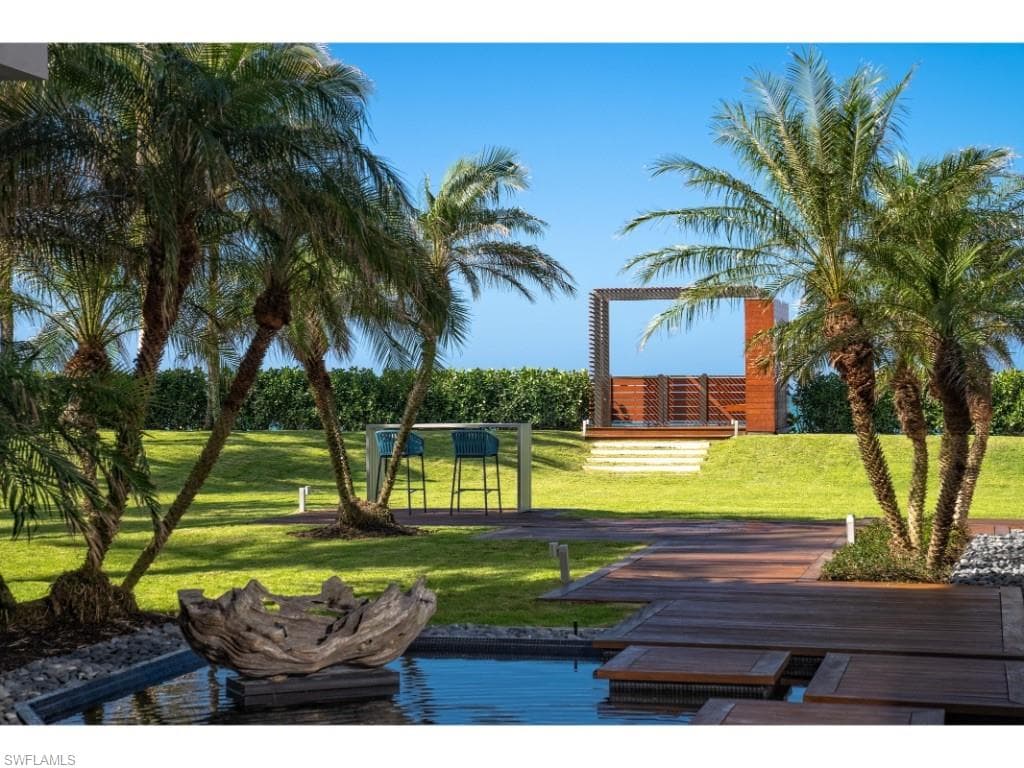 25 16th Ave S, Naples, FL 34102-15